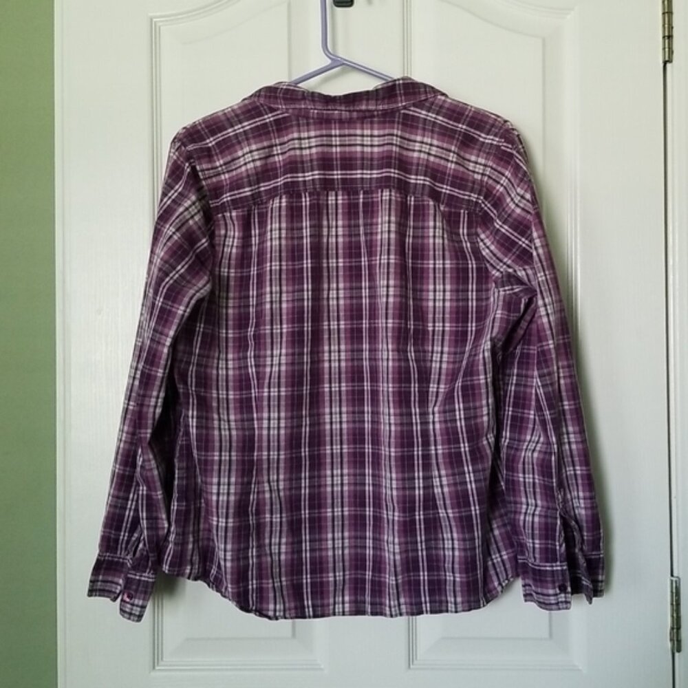 Button up top - Picture 4 of 4